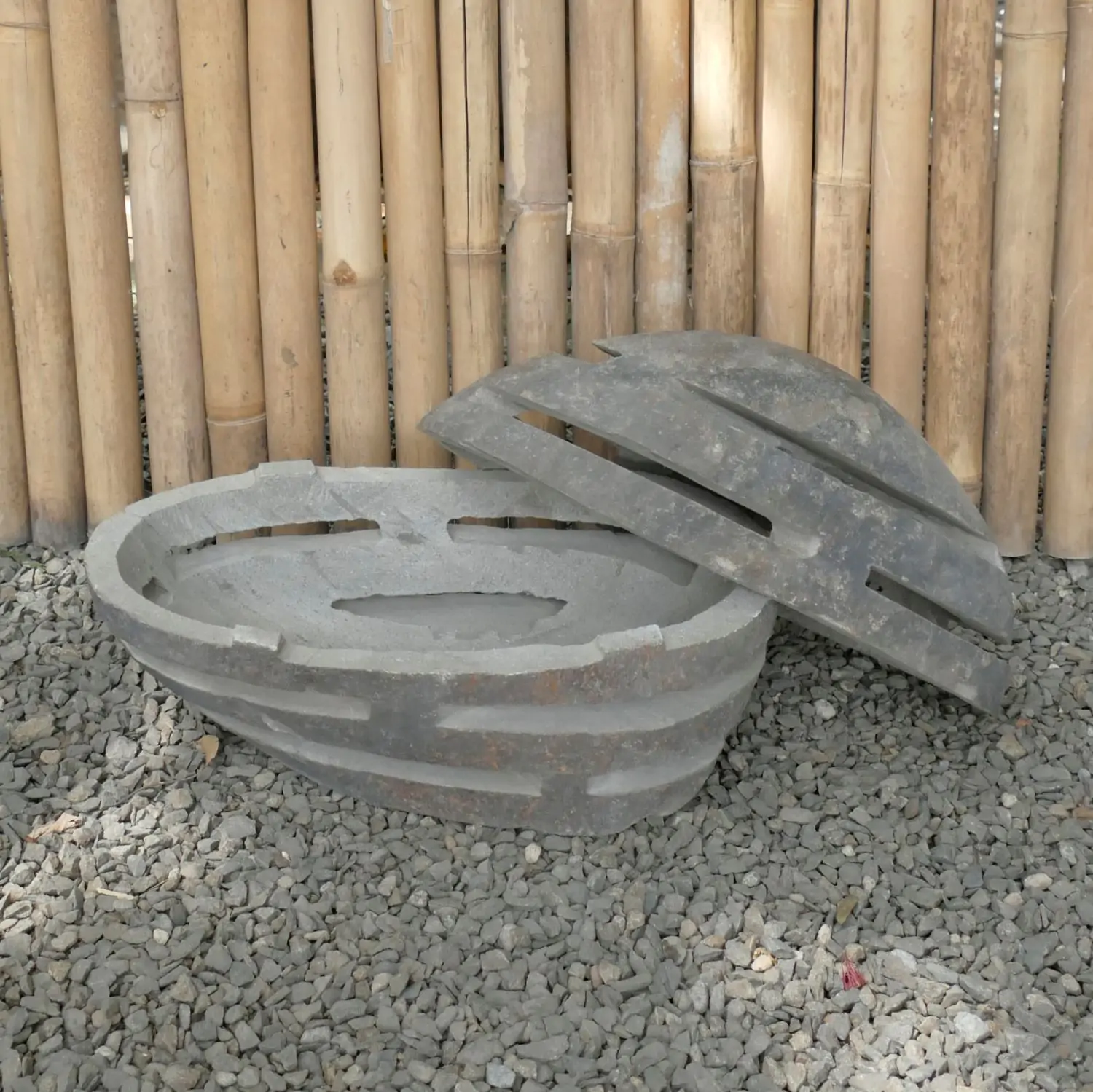  Product image 2 of the product “Garden latern Peanut, removable part, approx. 35cm height, natural stone (Riverstone), stonemasonry ”